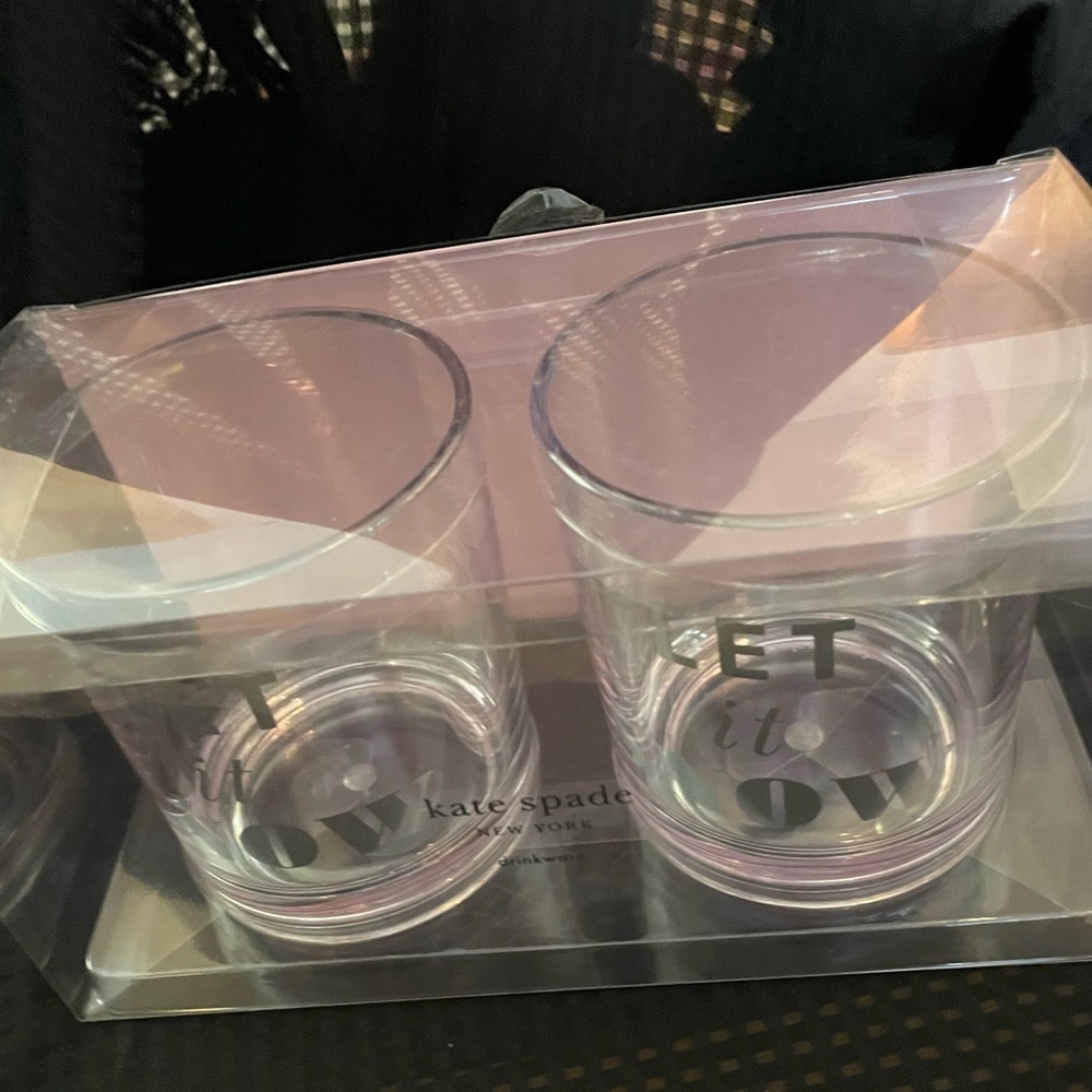 Kate Spade of 2 Winter Holiday “LET IT SNOW” Drinkware glasses New in box NWT - Picture 9 of 10